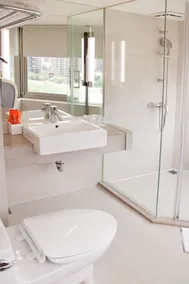 Holiday Inn Express Taoyuan by IHG - Bathroom