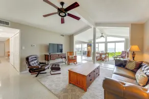 Family Home w/ Stunning Water Views in Tavares! - Innvendig