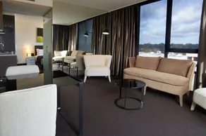 MainStay Suites Hawthorn - Room