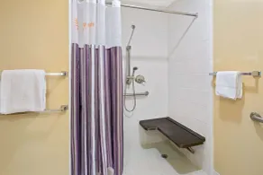 La Quinta Inn & Suites by Wyndham Sunrise - Salle de bain