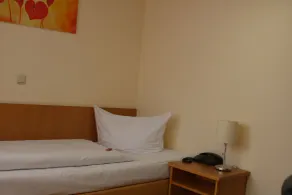 Hotel Zur Rebe - Room