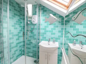 Broom Cottage - Bathroom