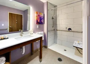 La Quinta Inn & Suites by Wyndham Lakeway - Bad