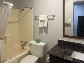 Studio 6 Borger, TX Boom Town - Bathroom