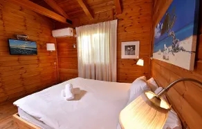 Maya Cabins - Camera