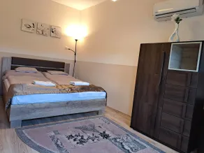 Orient Apartmanház - Room