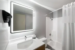 Baymont by Wyndham Mankato - Salle de bain