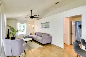 Lanai & Fire Pit: Peaceful Palm Coast Home! - Interiør