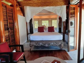 Villa Louise Hue Beach Boutique Hotel - Chambre
