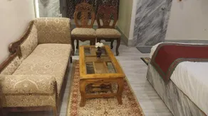 Hotel Sarnath International  - Zimmer