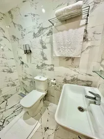 The Hotel Syracuse - Salle de bain