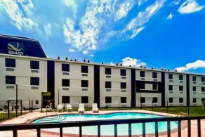 Quality Inn & Suites Lake Charles South - Piscine