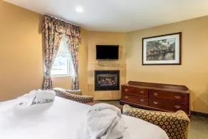 Traditions Hotel & Spa Johnson City - Binghamton, an Ascend Collection Hotel - Room