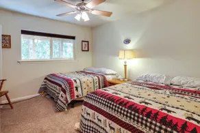 Cozy Mi-Wuk Village Cabin w/ Deck! - Interiør