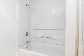 Super 8 by Wyndham Fernley - Salle de bain