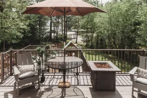 Cove Living! Lake Gaston Home w/ Dock & Bar - Innenbereich