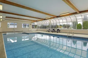 Travelodge by Wyndham Salmon Arm BC - Piscine