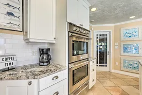 Waterfront Oasis! Heated Pool, 2 Docks & Boat Lift - Interiør