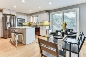 Mountain-view Retreat w/ Hot Tub in Centerville! - Interiör