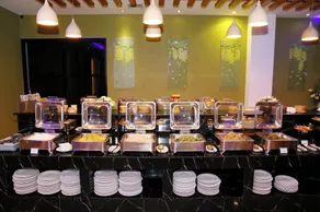 Arthitaya Green Nature Hotel & Lakkhana Poolside Resort - Restaurant