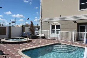 Country Inn & Suites by Radisson, Tampa Airport North, FL - Piscine