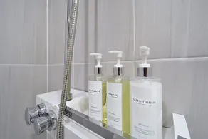 Calmrest Hotel - Badezimmer