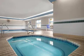 Days Inn & Suites by Wyndham Airport Albuquerque - Piscine