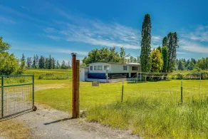 Stunning View! Peaceful Family Home w/ Yard in Roy - Intérieur
