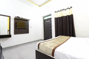 Hotel Vedic Inn - Room