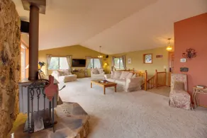 Spacious Kelseyville Home w/ Large Lakefront Deck! - Innenbereich