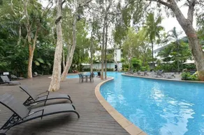 Elysium The Drift Apartment - Pool