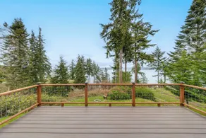Water Views: Whidbey Island Hideaway w/ Deck - Interiör