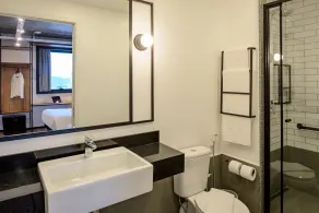 Ibis Balneario Camboriu - Bathroom