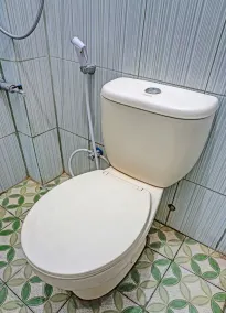 OYO 91599 Penginapan Mutiara Madiun - Badeværelse