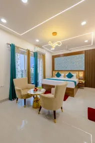 Honeyveils Palace Hotel - Behind Indian Expo Mart - Chambre