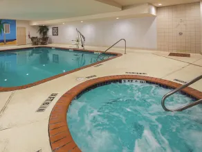 La Quinta Inn & Suite Kingwood Houston IAH Airport 53200 - Piscine