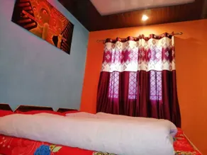 Shri Narayan Tourist Lodge - Quarto