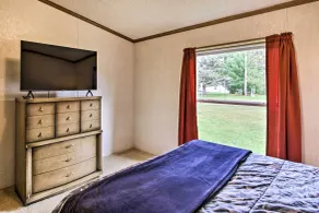 Quaint Pequot Home < 1 Mi From Lake Access! - Rom