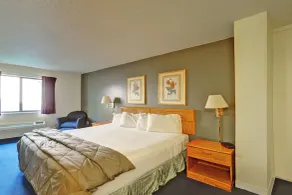 Capital O Amerihost Inn and Suites Fulton Hwy 54 MO - Quarto
