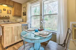 Charming Rusk Guest Cabin w/ Shared Yard - Innenbereich