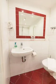 Hotel Berlin - Bathroom
