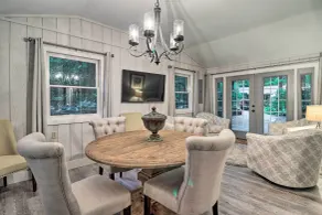 Walk to Main St: Highlands Cottage w/ Fireplace - Intérieur