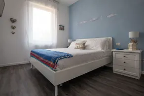Maji Como Lake - Lake Como Historic Villa Apartments with Pool & Parking, 100m from Ferry & train - Camera