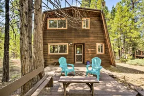 Charming Pinecrest Cabin w/ Private Deck - Innvendig
