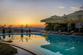 Hotel Tami Residence - Pool