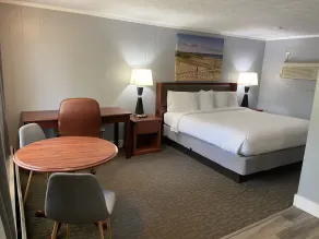 Elk Rapids Lakeshore Inn - Værelse