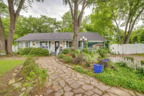7 Mi to Lake Fork: Cottage w/ Deck in Quitman - Innenbereich