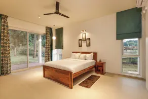 RoyalCounty Villa Jacuzzi Bbq Ps5 30min E-city - Habitación