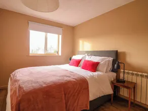 2 Horseshoe Road - Rom