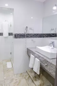 Basha Hotel & Restaurant - Room